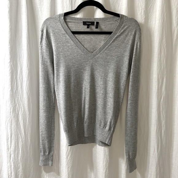 Theory Sweaters - Theory Essentials light grey sweater
